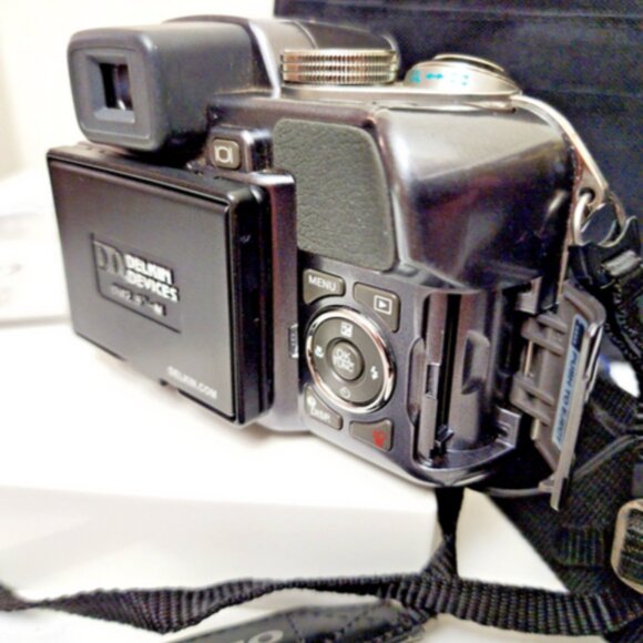 OLYMPUS SP-550UZ Digital Camera 7.1MP 28mm Wide Angle 18x OptZoom & Case… - Picture 5 of 13